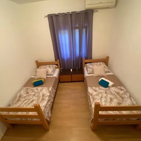 Lejlighed Apartment-maribel-70-m-from-beach *